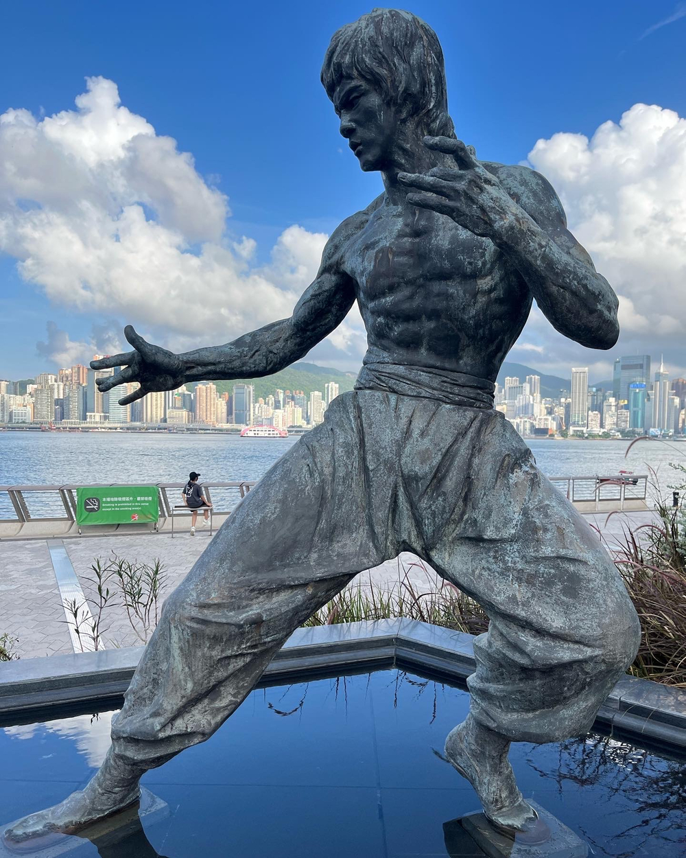 Statue of Bruce Lee Unveiled in Hong Kong