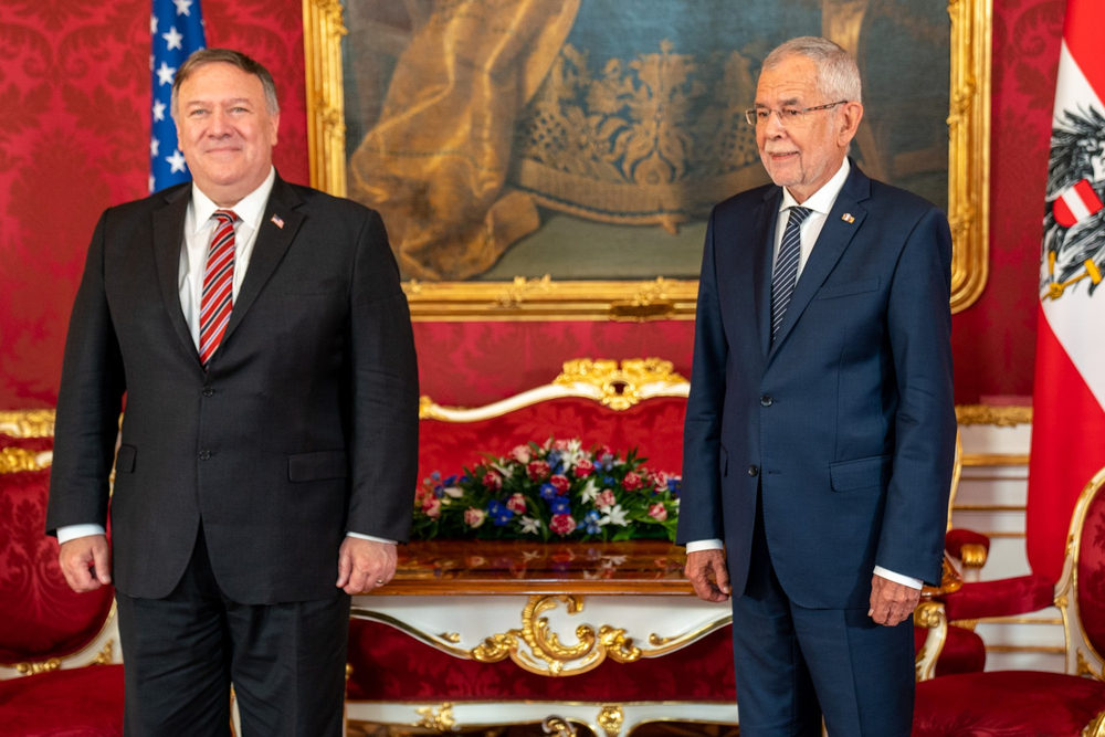Alexander Van der Bellen wins presidential election, defeating Norbert Hofer in closely-watched race.