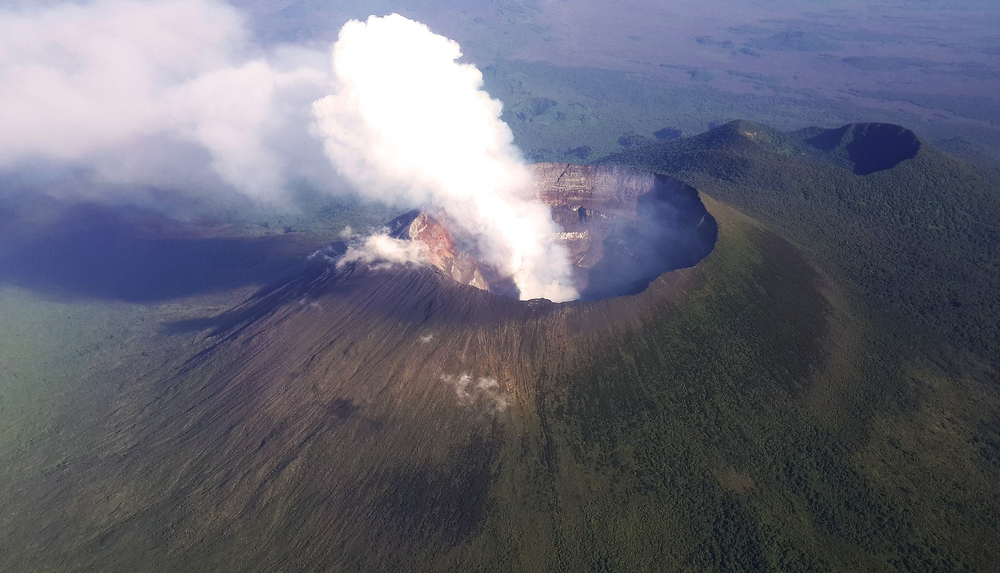 Mount Nyiragongo Eruption Impacts Surrounding Areas and Lake Kivu