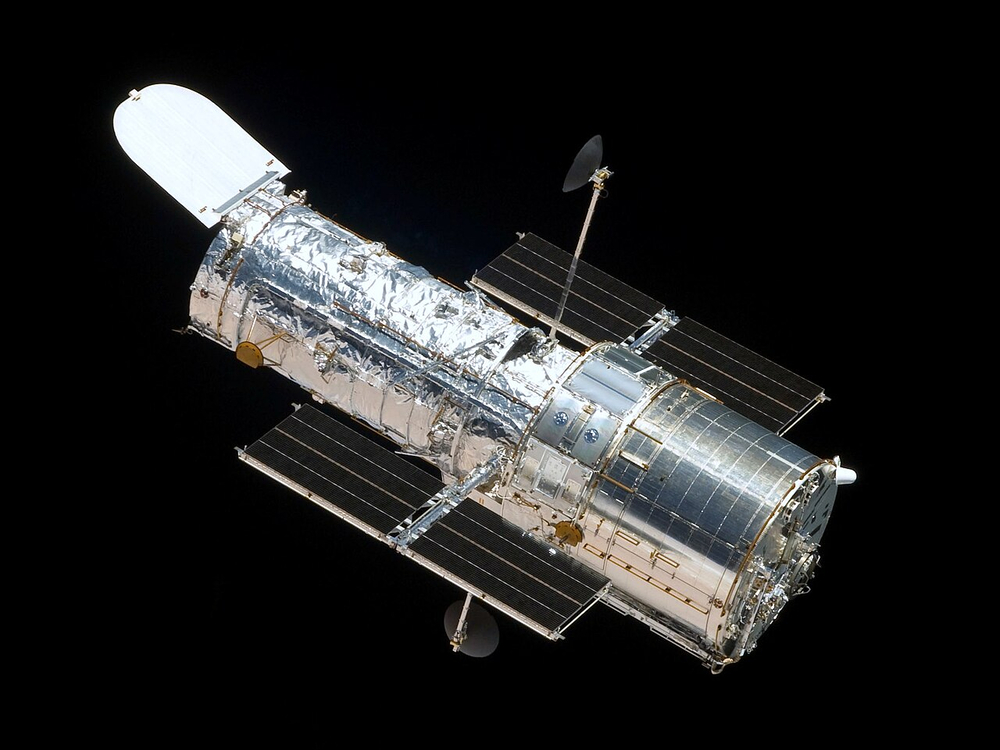 First telescope designed to be repaired in space