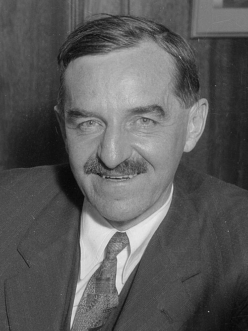 Election of Socialist Mayor Daniel Hoan