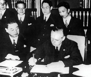 Nazi Germany and Imperial Japan join forces against communism in Anti-Comintern Pact.