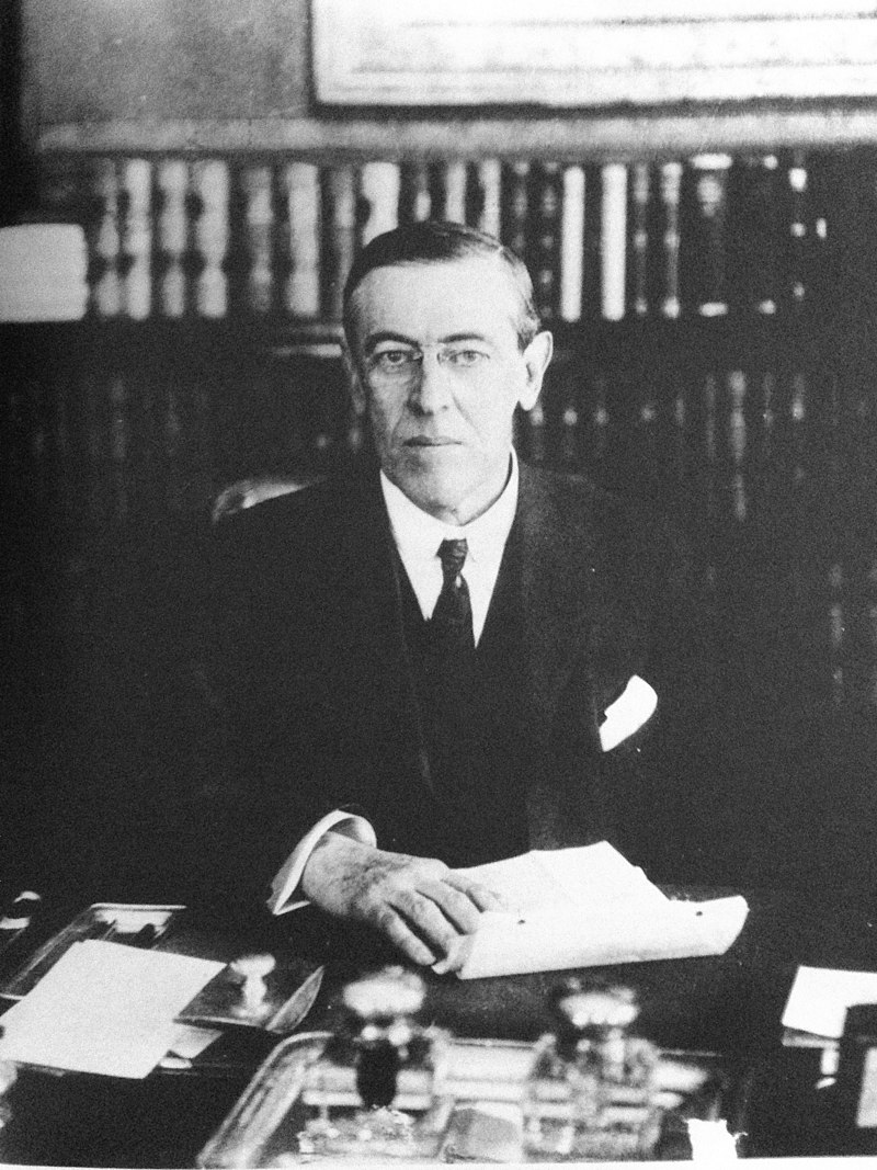 US President protests British use of US flags on ships to deceive Germans.
