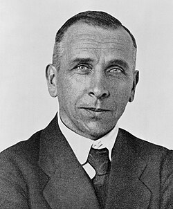 Alfred Wegener publicly presents the continental drift hypothesis in Frankfurt