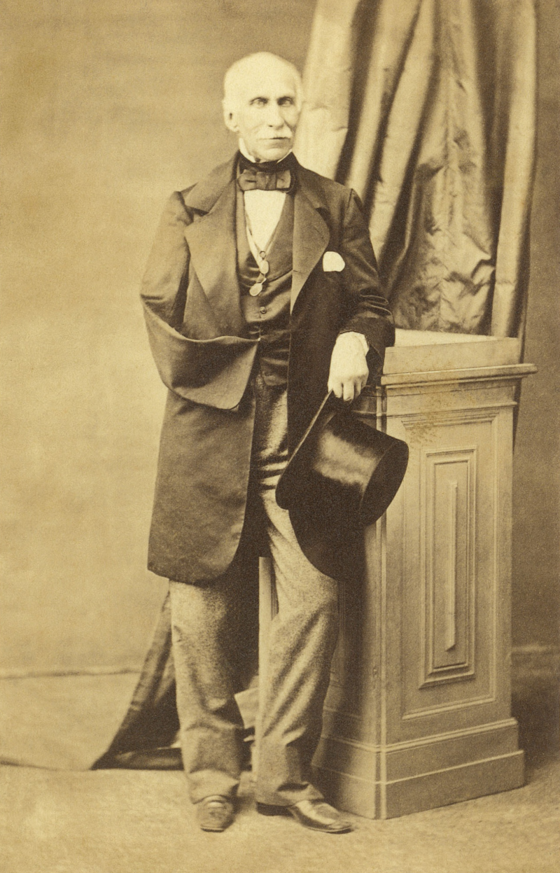 Marquis of Sá da Bandeira initiates significant administrative changes during his tenure as Prime Minister.