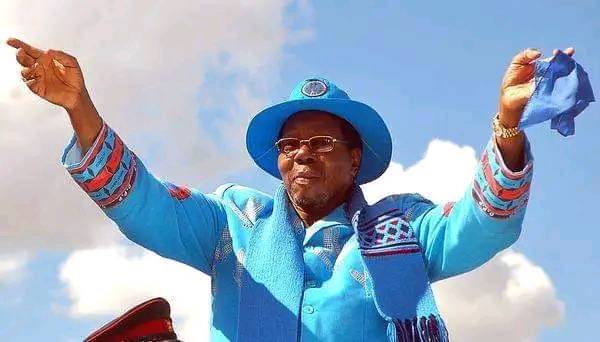 Transition of Presidential Power in Malawi from Muluzi to Bingu wa Mutharika