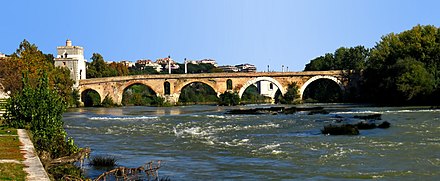 Constantine's victory over Maxentius at the Battle of the Milvian Bridge shapes history.