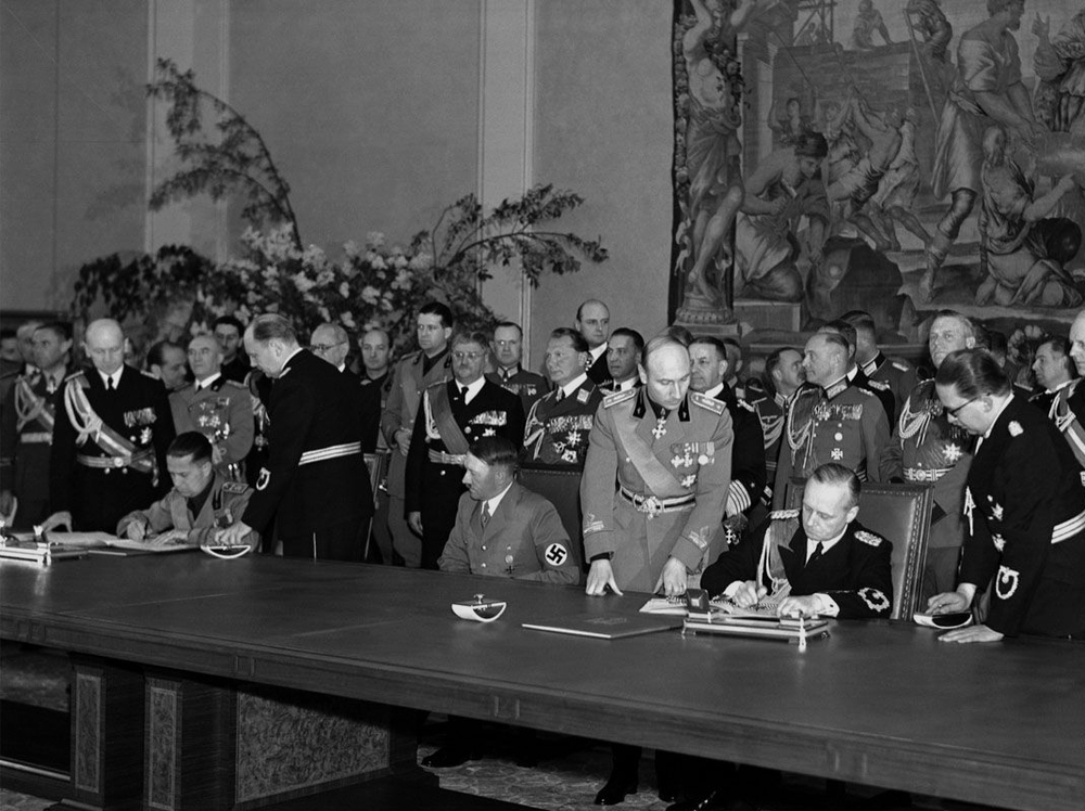 Italy signs the Pact of Steel, a military alliance with Germany