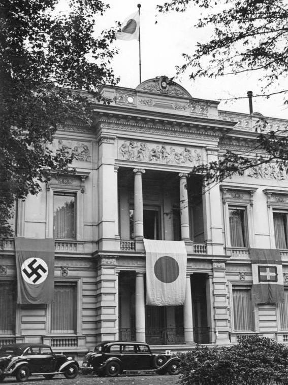 Italy joins Axis powers by declaring war on France and UK during World War II.