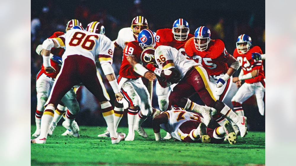 Super Bowl XXIII: San Francisco 49ers defeated Cincinnati Bengals 20–16 at Joe Robbie Stadium in Miami, Florida.