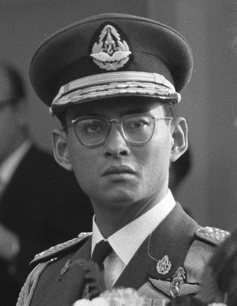 Bhumibol Adulyadej becomes the King after the brother's death