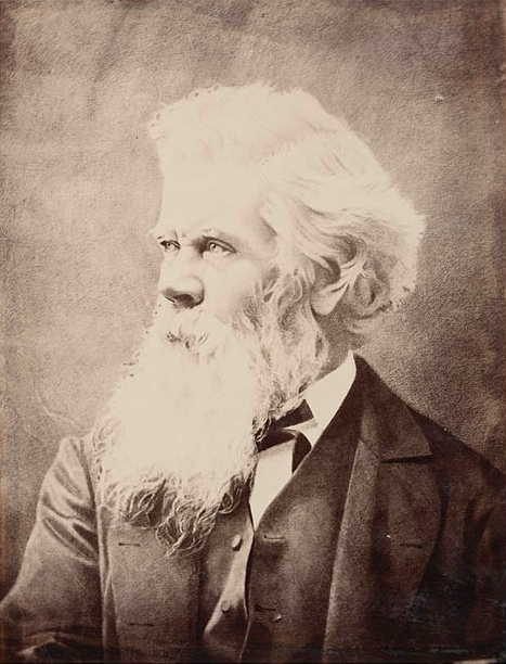 Sir Henry Parkes delivers Tenterfield Oration.