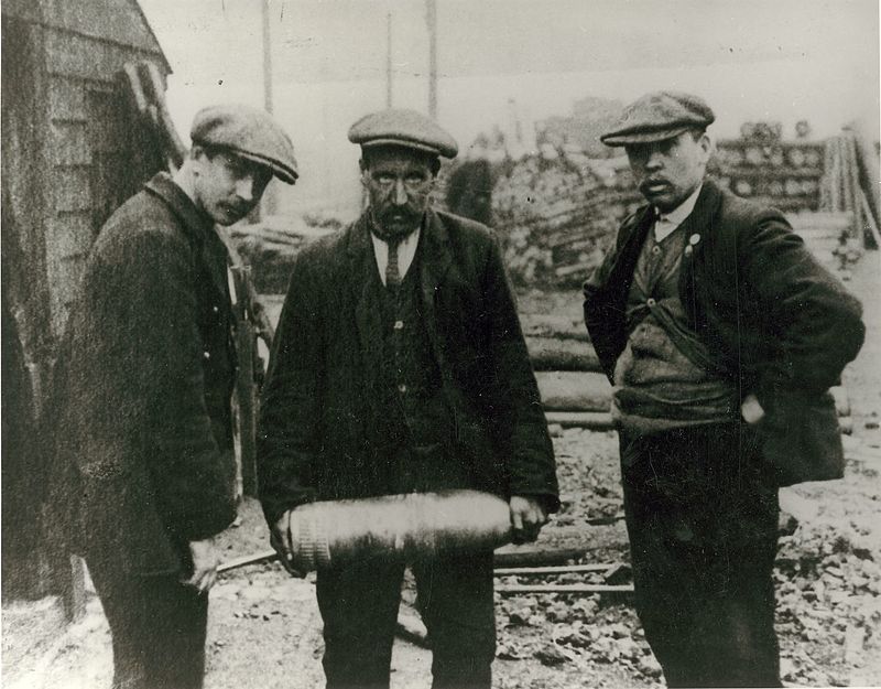 German naval attack on British towns during WWI causes civilian casualties and public outrage.
