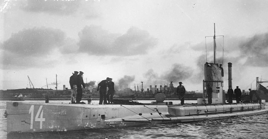 Germany Halts Unrestricted Submarine Warfare Amid Diplomatic Pressure from Neutral Countries.