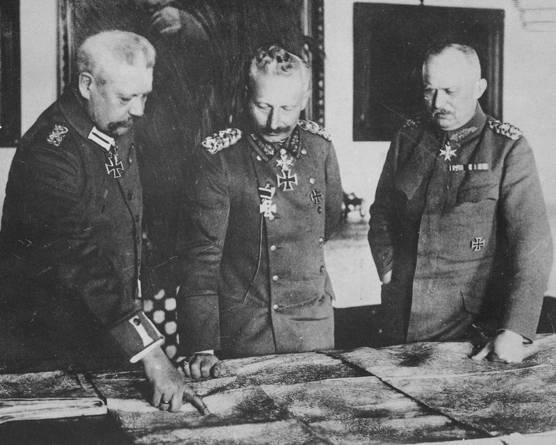 Germany's Unrestricted Submarine Warfare in World War I: Risky strategy with potential implications.