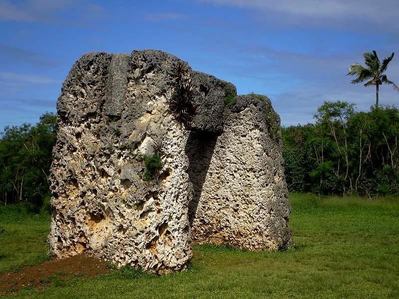 construction of the Haʻamonga ʻa Maui trilithon