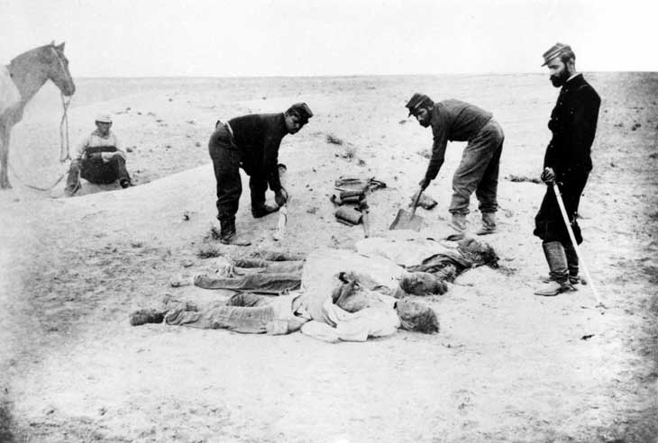 War of the Pacific strips Bolivia of coastal land