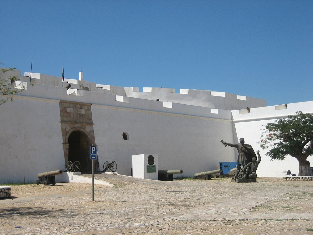 Founding of Fort São Miguel