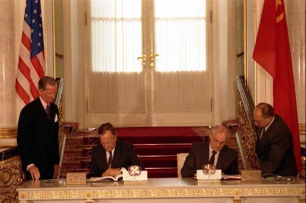 Bush and Gorbachev Sign START I Treaty
