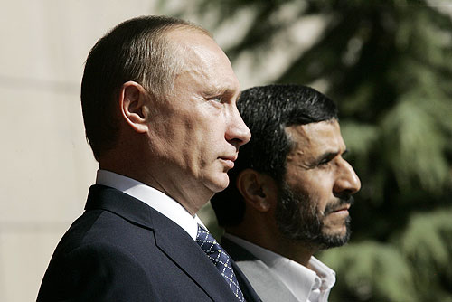 Putin visits Iran for nuclear talks