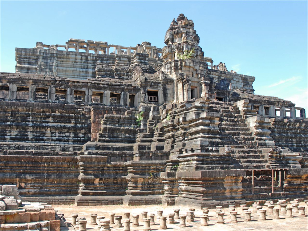 Construction of Baphuon Temple for Hindu God Shiva.