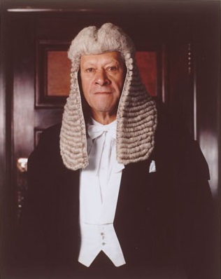 Peter Tapsell becomes Speaker, tipping the government majority.