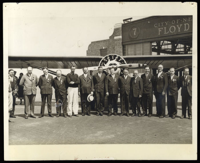 Darius and Girenas' pioneering flight contribution to aviation history from emigrant pilots.