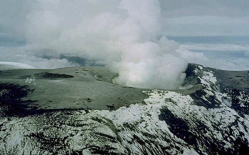 Tragedy at Armero: Deadly eruption and mudslide.