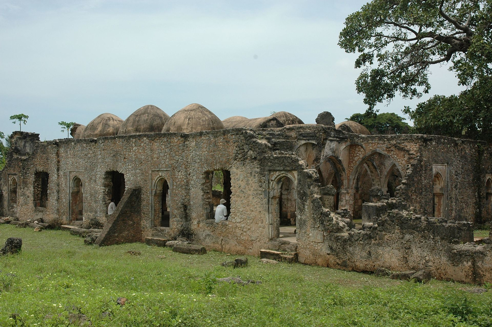 Great Mosque of Kilwa: UNESCO Heritage Site Construction.