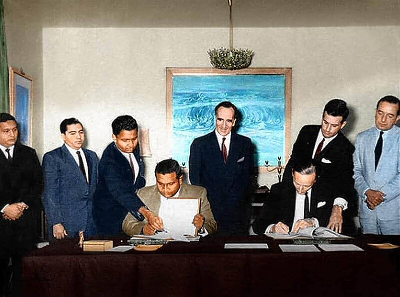 Maldives' Gains Independence from the British