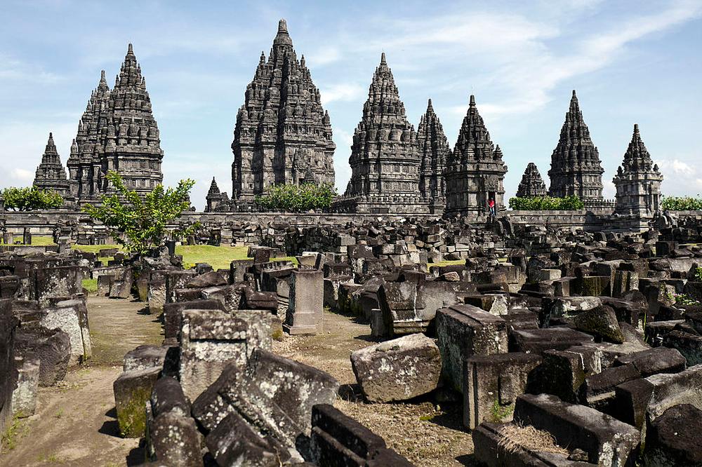 Construction of Hindu temple Prambanan in Central Java: A Historical Overview
