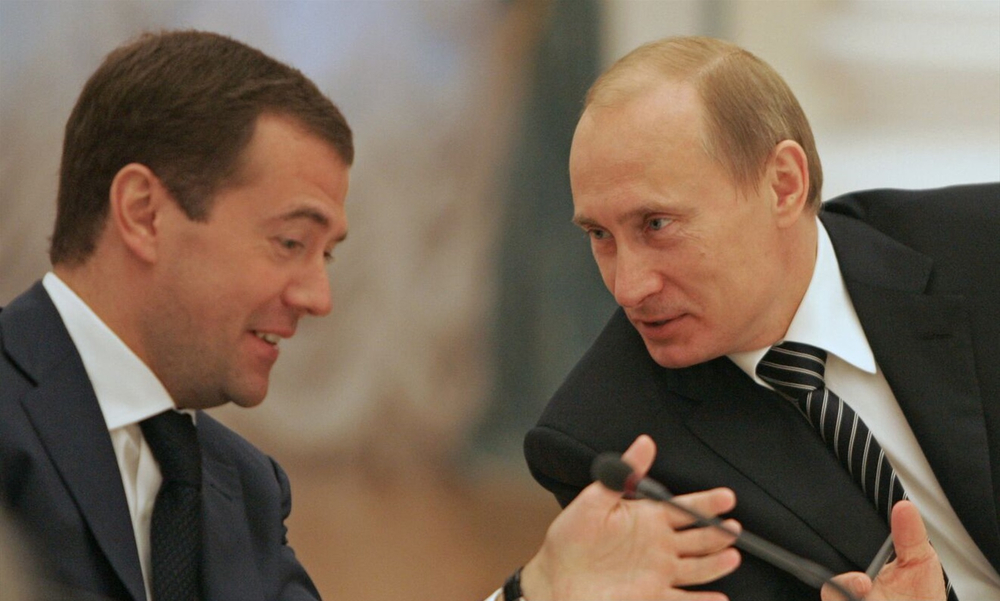 Dmitry Medvedev appoints Vladimir Putin as Prime Minister