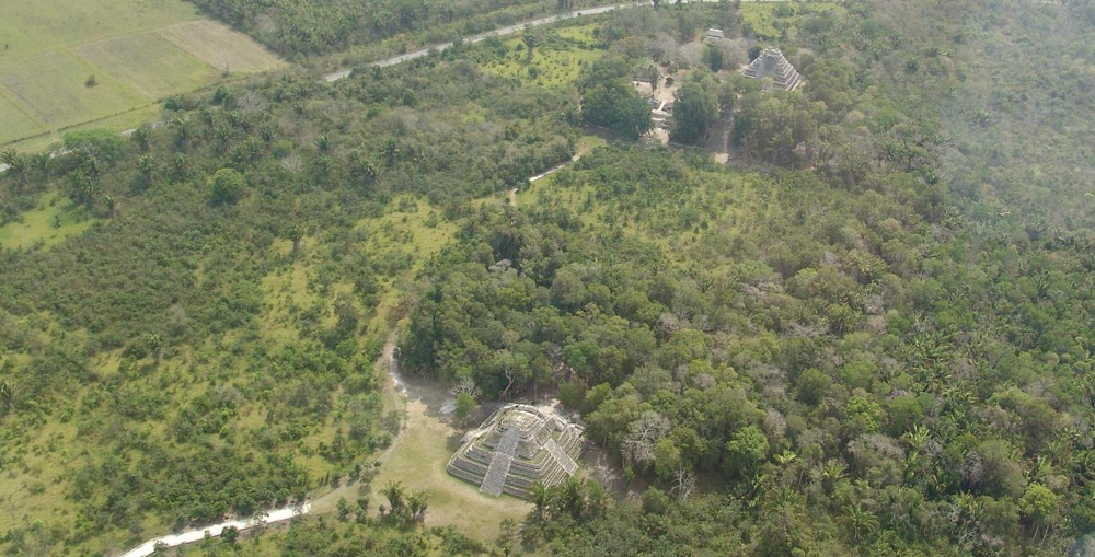 The Maya city and temple complex of Chacchoben is built.