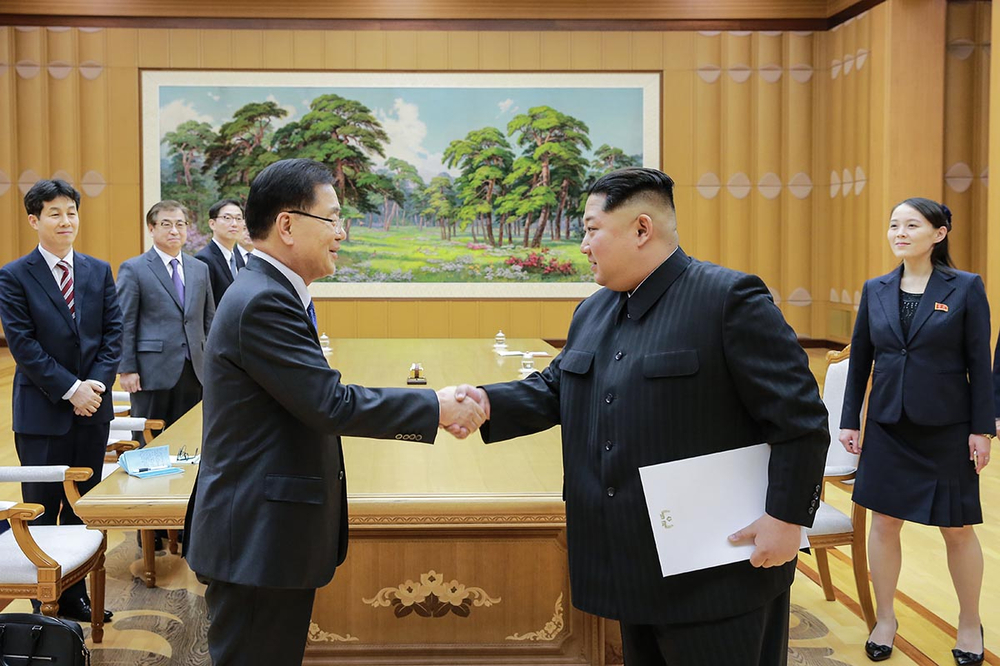 Kim Jong Un and South Korean President Moon Jae-in held a meeting at the Demilitarized Zone (DMZ)