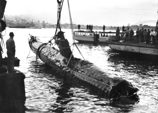 Japanese Submarine I-25 Launches Seaplane Over Fiji in WWII Reconnaissance Operation