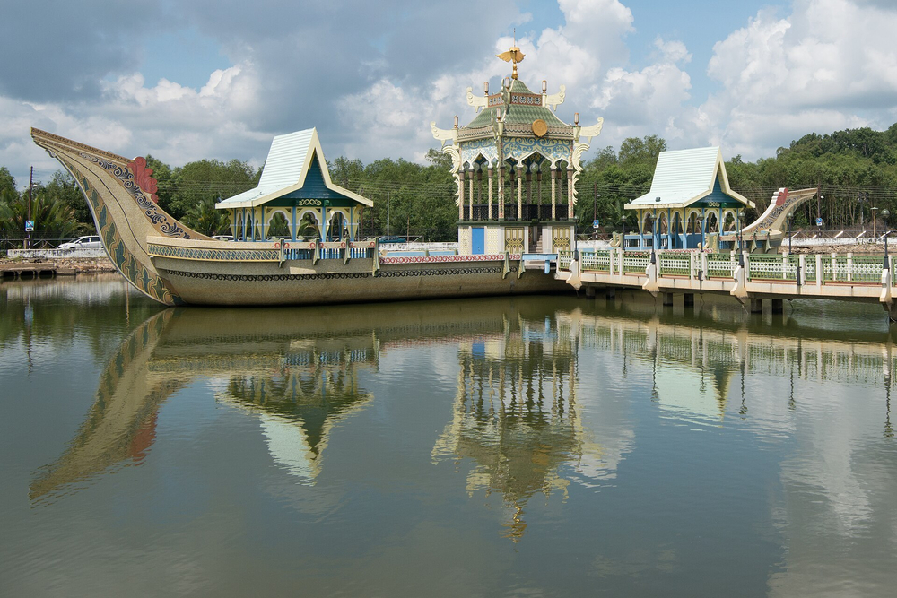 Iconic Mosque Construction in Brunei
