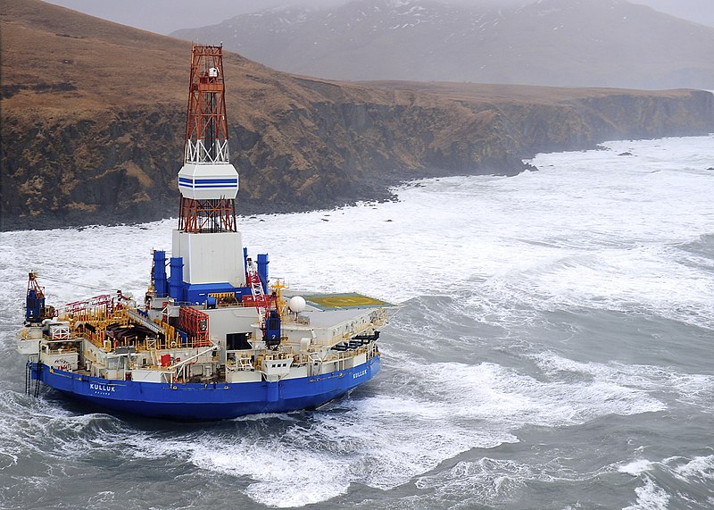 Kulluk Grounded Off Coast Rescue Efforts