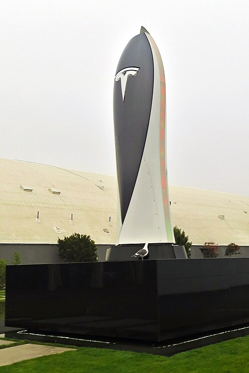 Tesla was approved to receive US$465 million in interest-bearing loans from the United States Department of Energy.