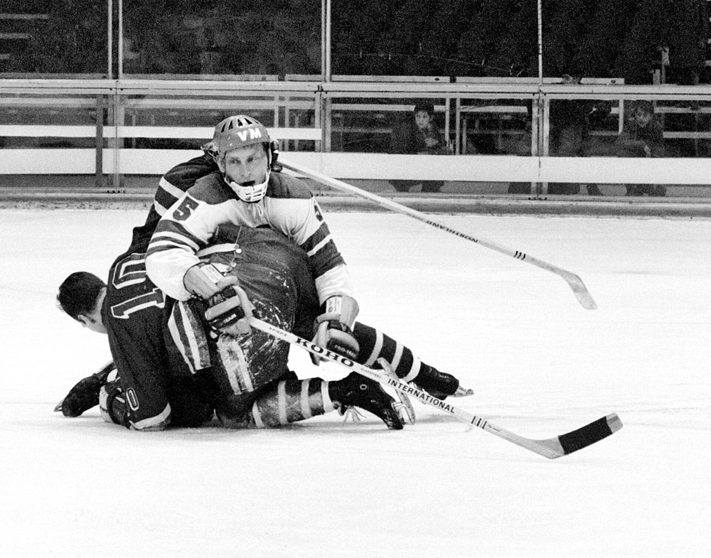 Soviet Union wins gold, Czechoslovakia silver, Canada bronze in Grenoble, hosted by France.