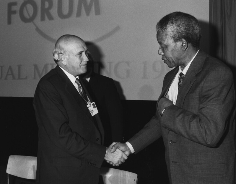Mandela and de Klerk Shake Hands