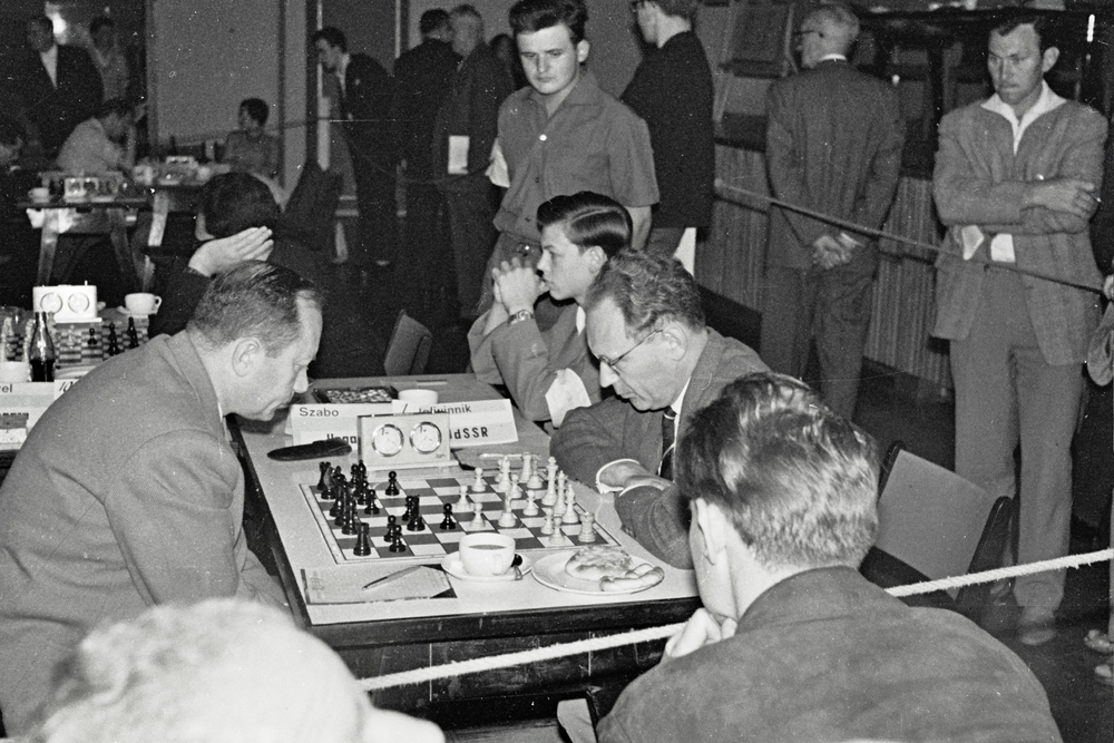 Mikhail Botvinnik regains World Chess Championship again