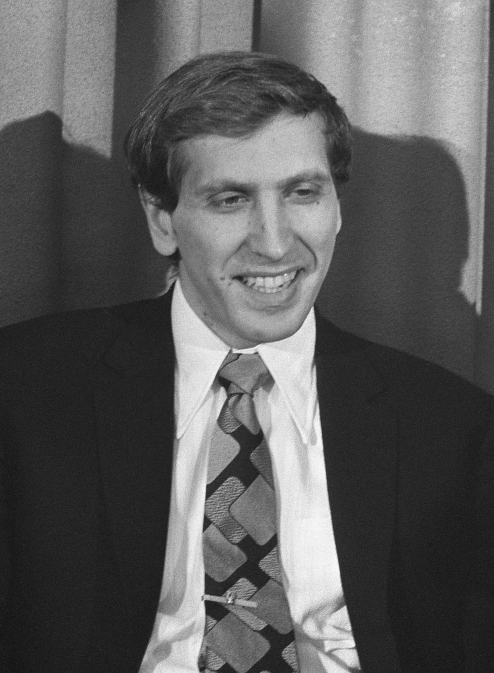 Bobby Fischer becomes World Chess Champion