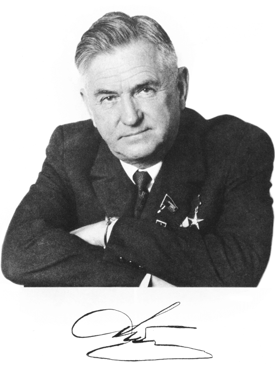 Oleg Antonov founded the Research and Design Bureau No. 153 (OKB-153)