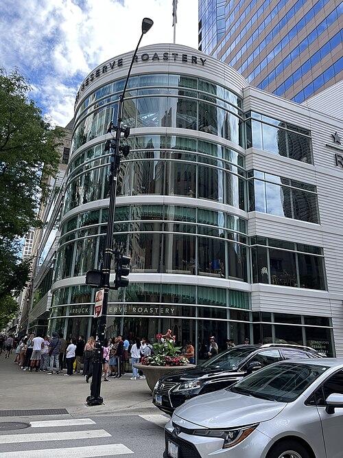 Starbucks Opens Largest Store in Chicago