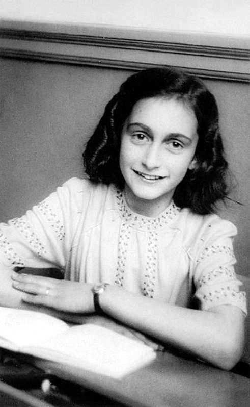 Anne Frank Attends Jewish Lyceum