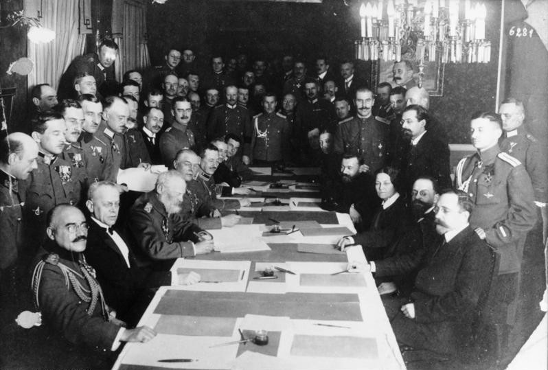 Lenin Proposes Armistice with Central Powers