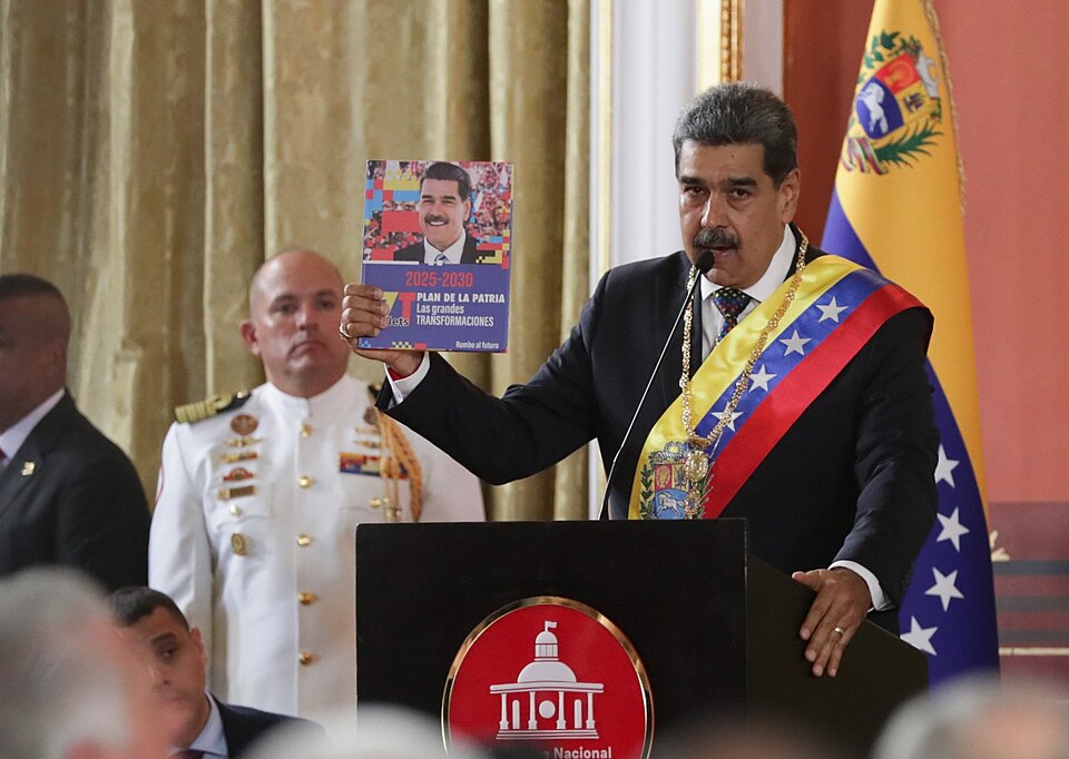 Moment image for Nicolás Maduro sworn in for disputed third term