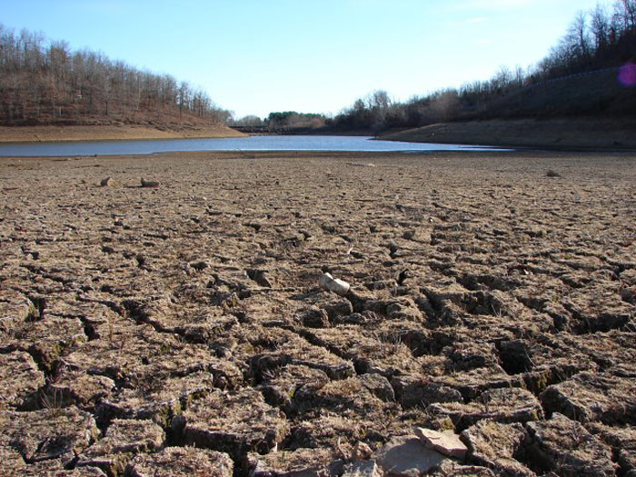 Moment image for Severe drought affecting southwestern region leads to water scarcity and agricultural challenges.