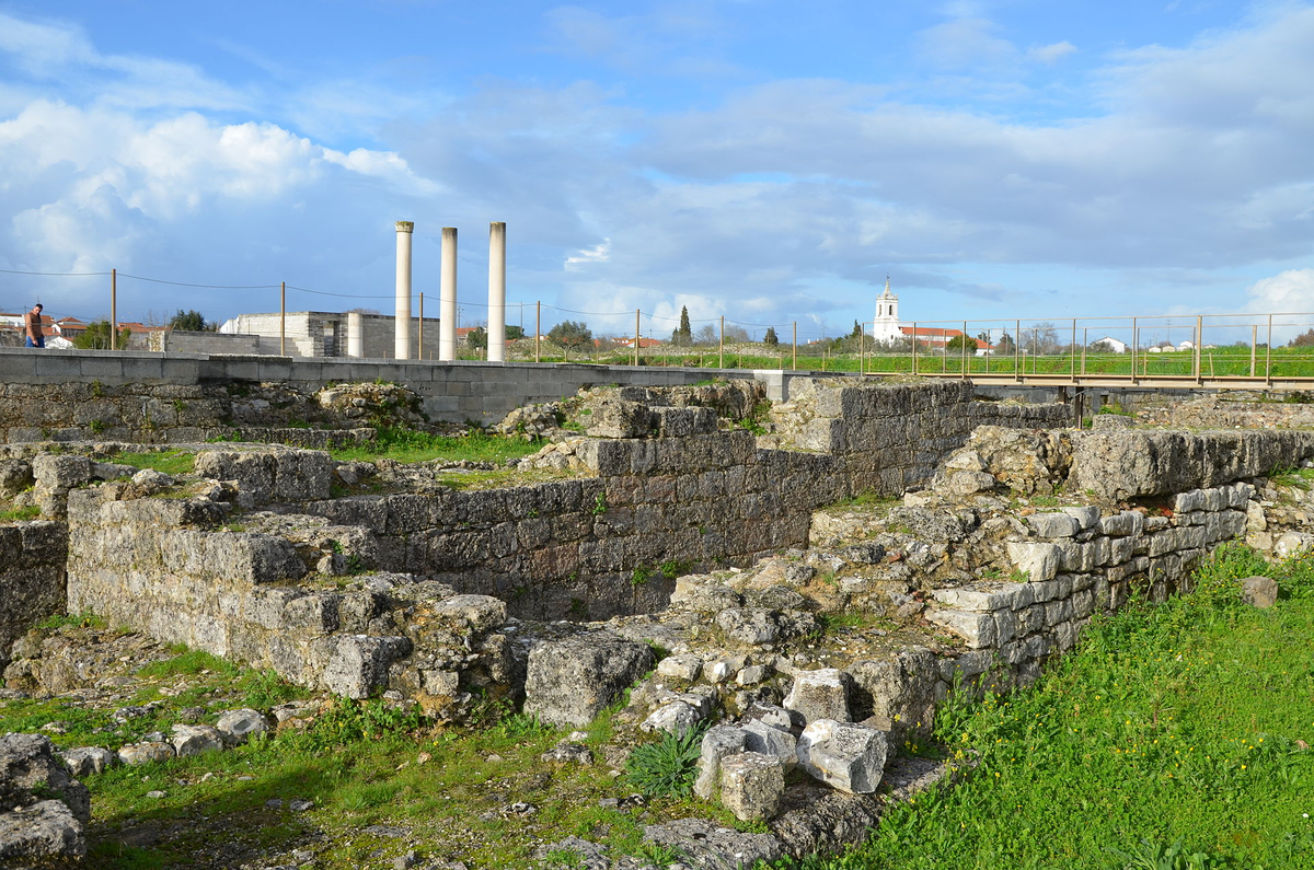 Moment image for Roman amphitheater complex in Conimbriga displays strong Roman influence in Lusitania region.