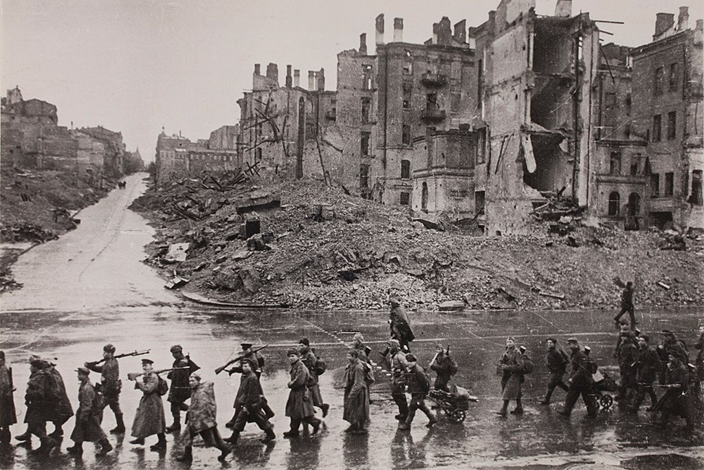 Moment image for Soviets liberate Kiev, Ukraine